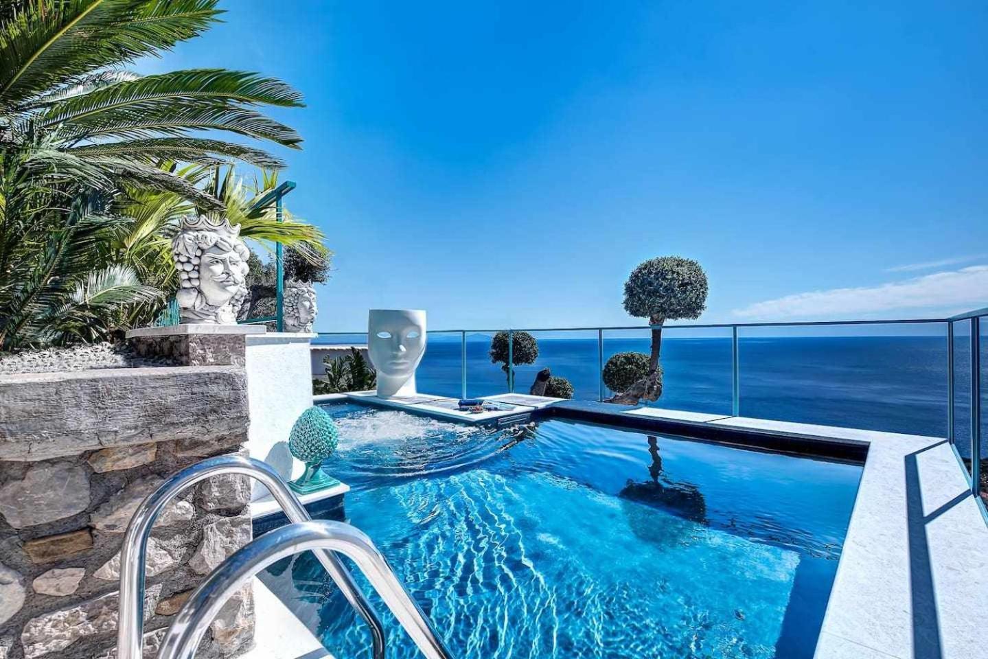 Villa Islamorada Pool And Sea View Масса-Лубренсе Экстерьер фото